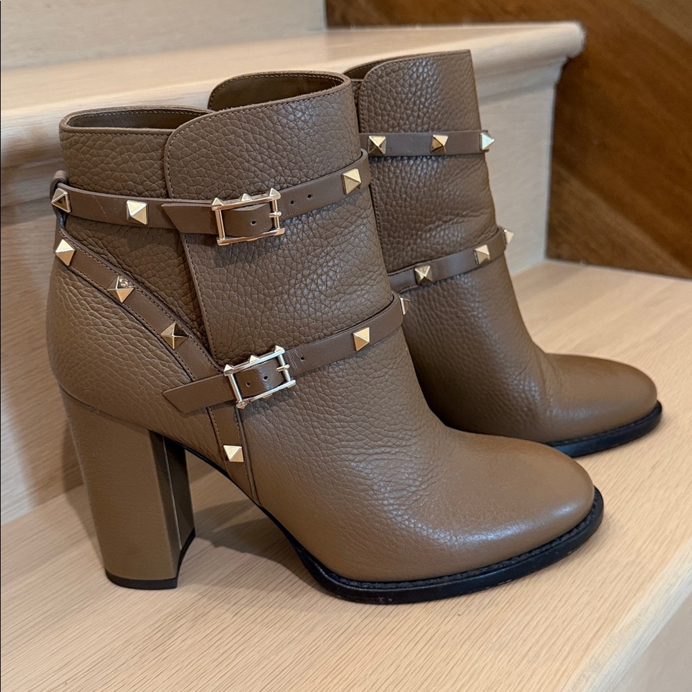 VALENTINO Rockstud Ankle Boots 39.5